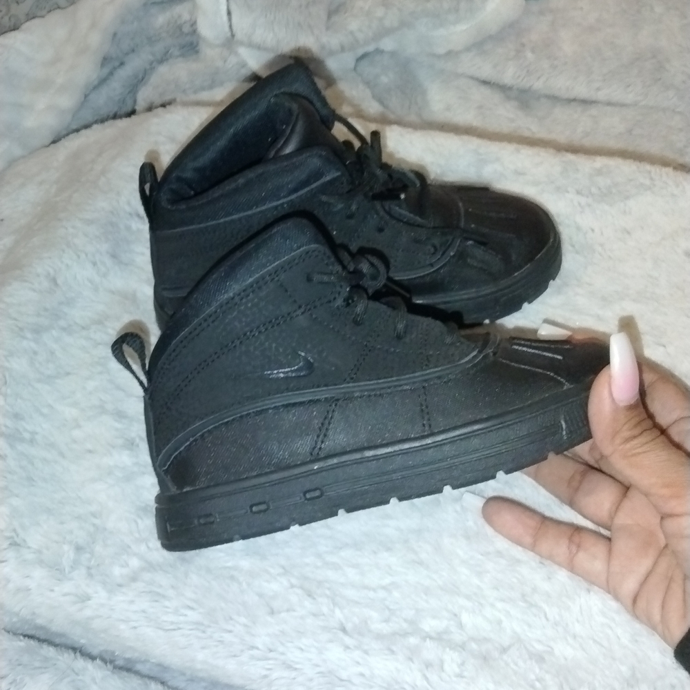 Nike kids boots